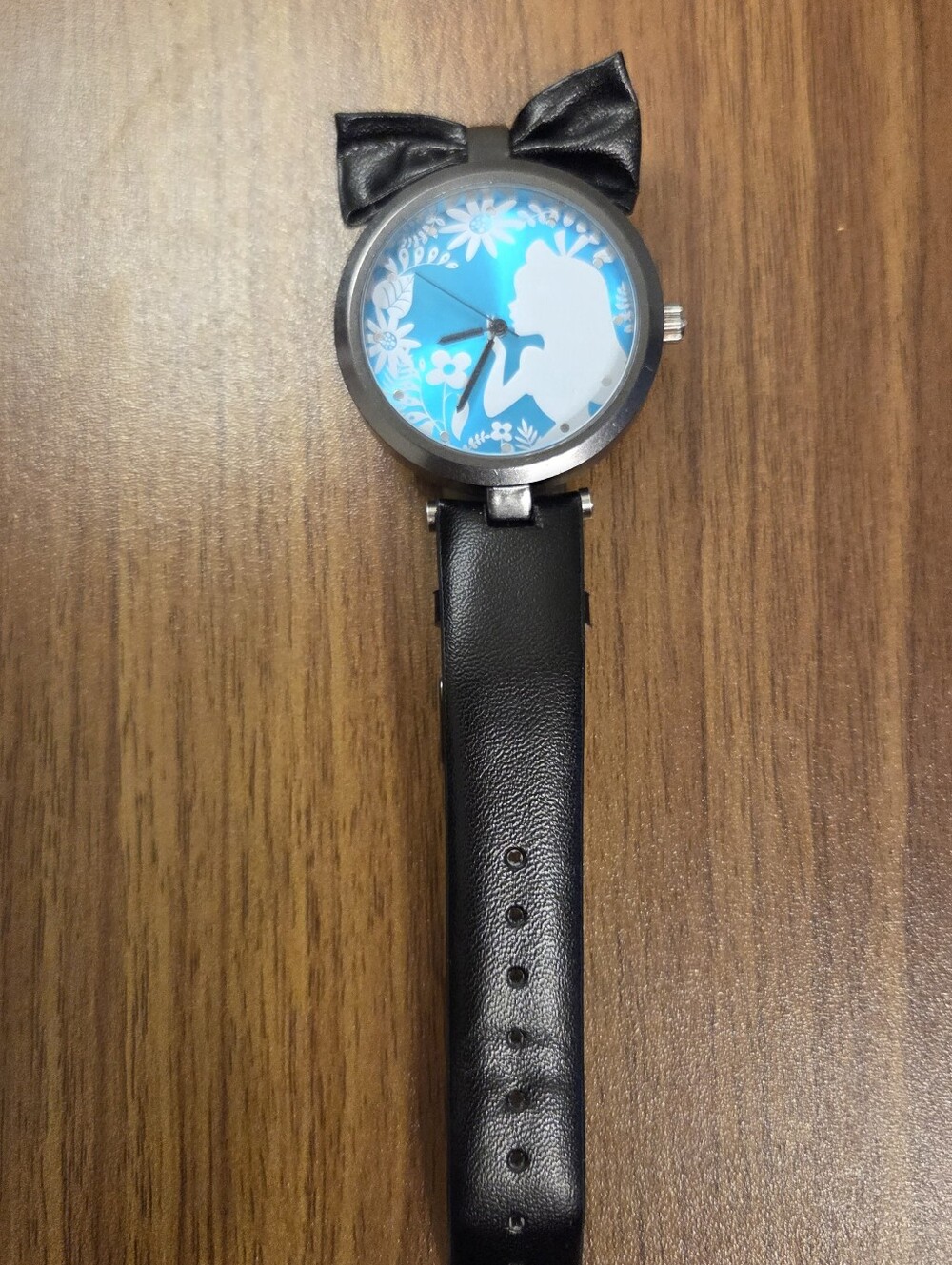 ​Disney Alice in Wonderland Collector Tin & Black Bow Wristwatch As-Is Non-Worki